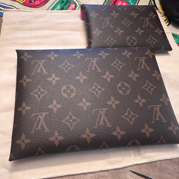 LOUIS VUITTON KIRIGAMI SET - Picture 10 of 16